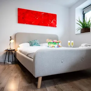 https://lazynest-residence.bucharesthotelsnow.com