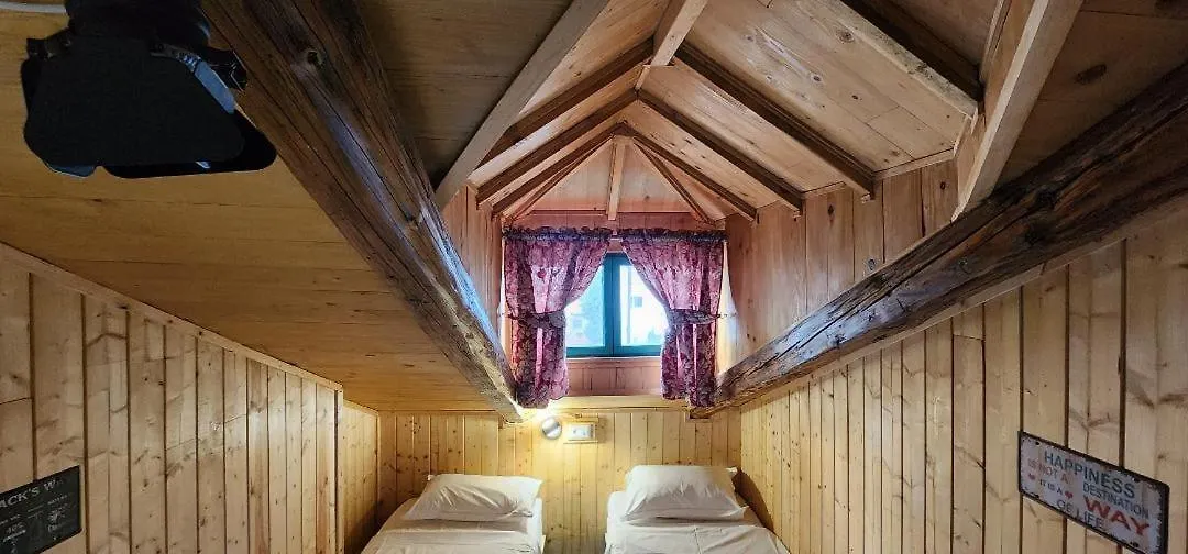 Bed & Breakfast Hotel London Tirana